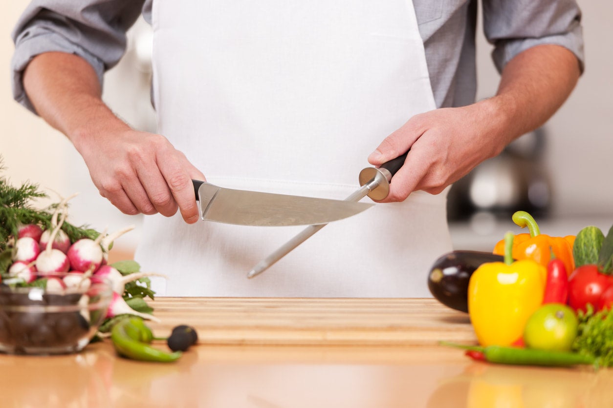 12 Basic Knife Skills And Techniques You Need To Know